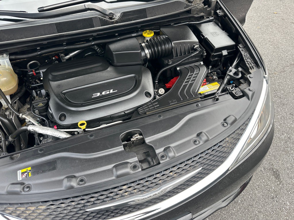 2017 Chrysler Pacifica Image 73