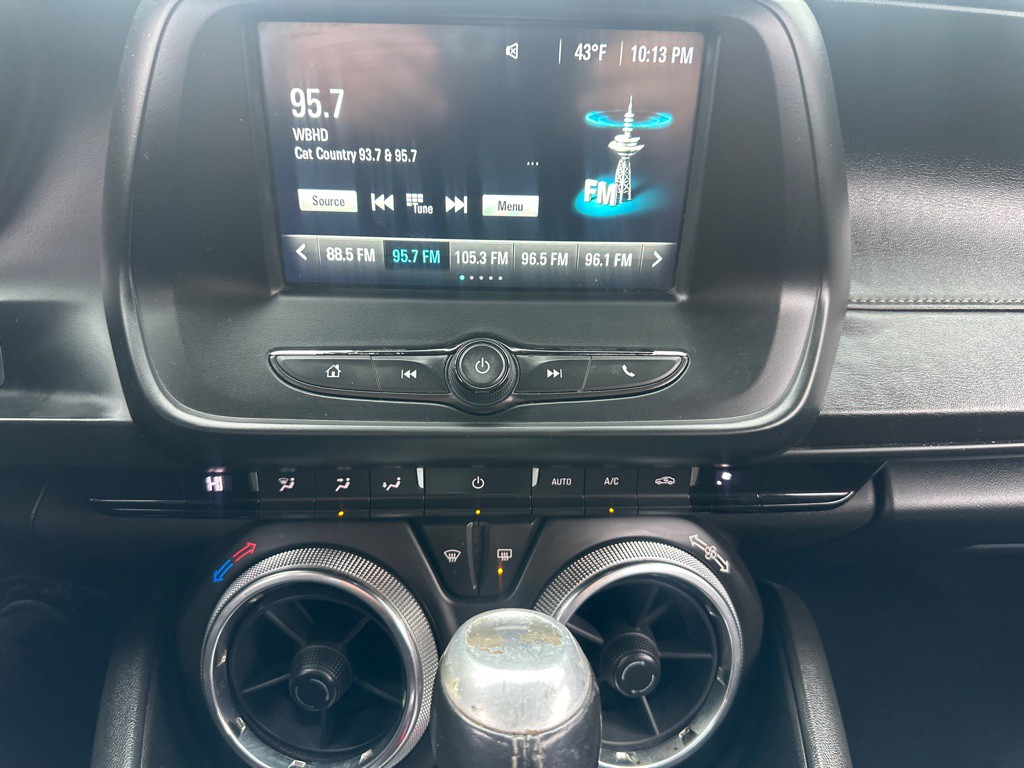 2017 Chevrolet Camaro Image 38