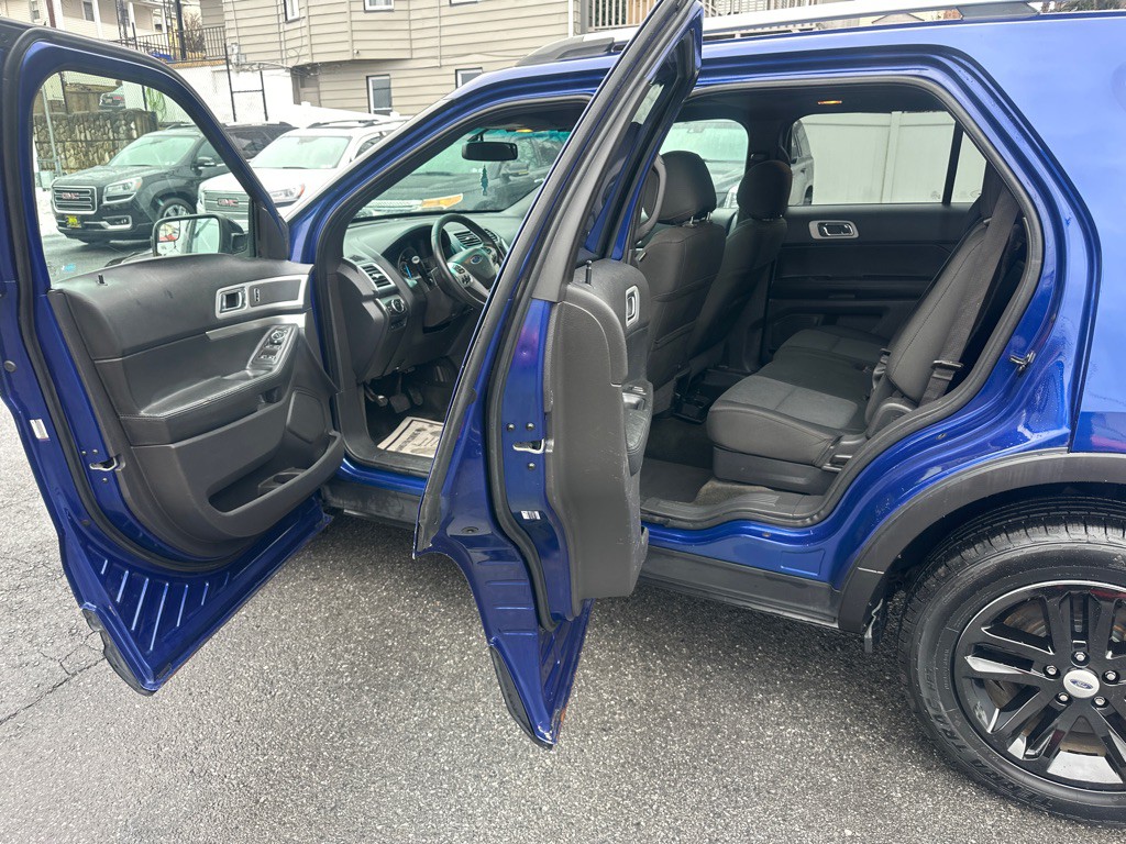2015 Ford Explorer Image 12