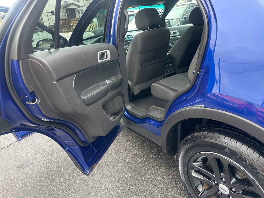 2015 Ford Explorer Image 23
