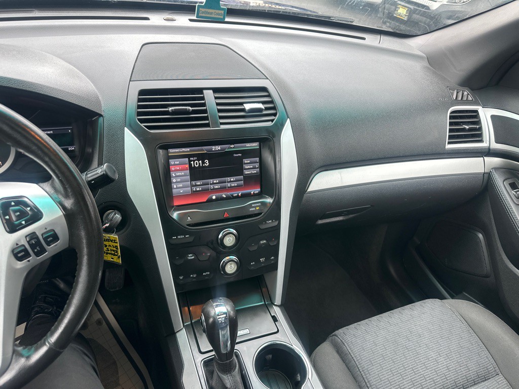 2015 Ford Explorer Image 28