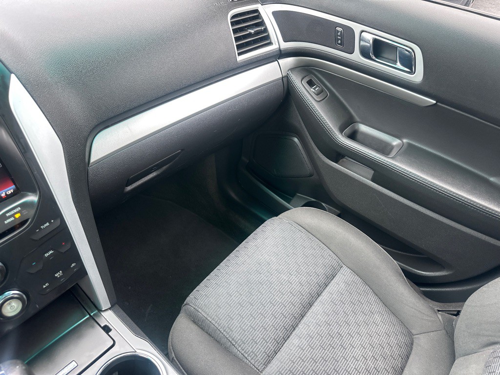 2015 Ford Explorer Image 39