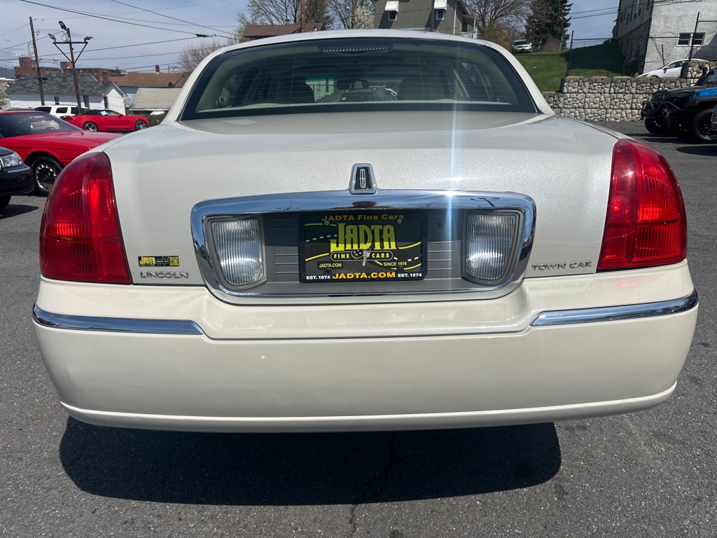 2007 Lincoln Town Car Image 5