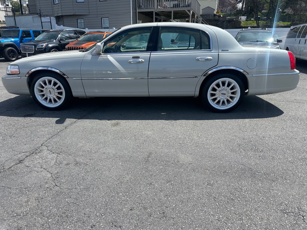 2007 Lincoln Town Car Image 7