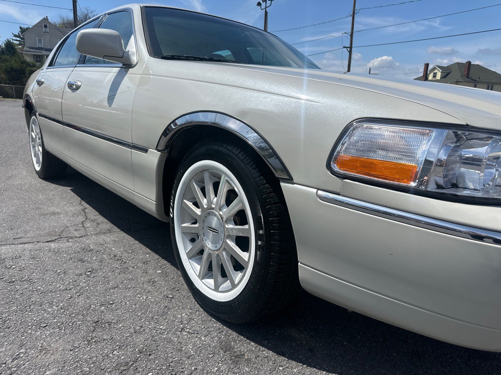 2007 Lincoln Town Car Image 16