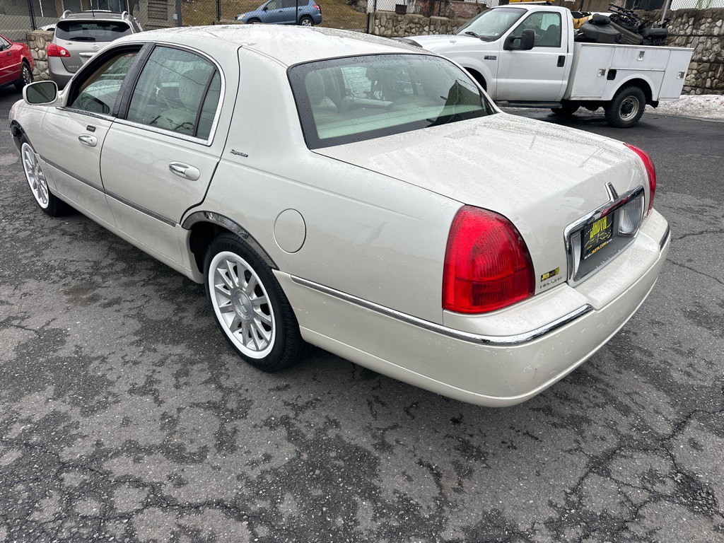 2007 Lincoln Town Car Image 17