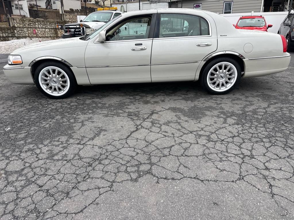 2007 Lincoln Town Car Image 18