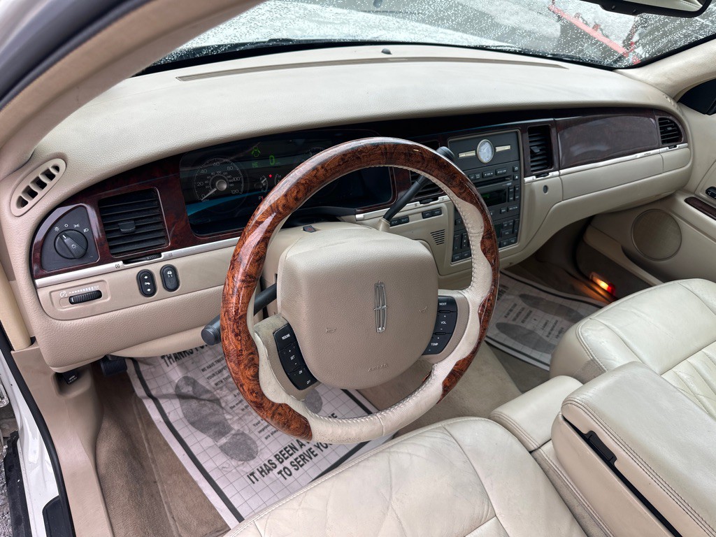 2007 Lincoln Town Car Image 34