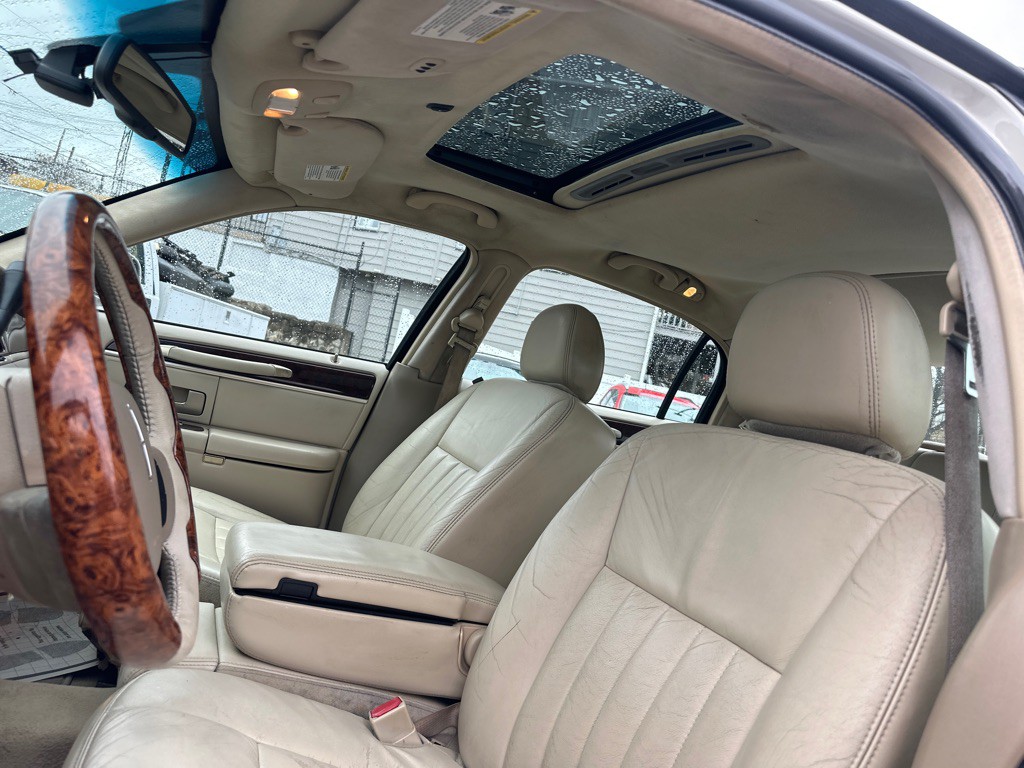 2007 Lincoln Town Car Image 35