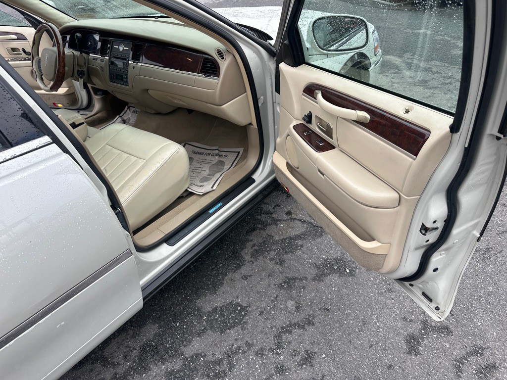 2007 Lincoln Town Car Image 41