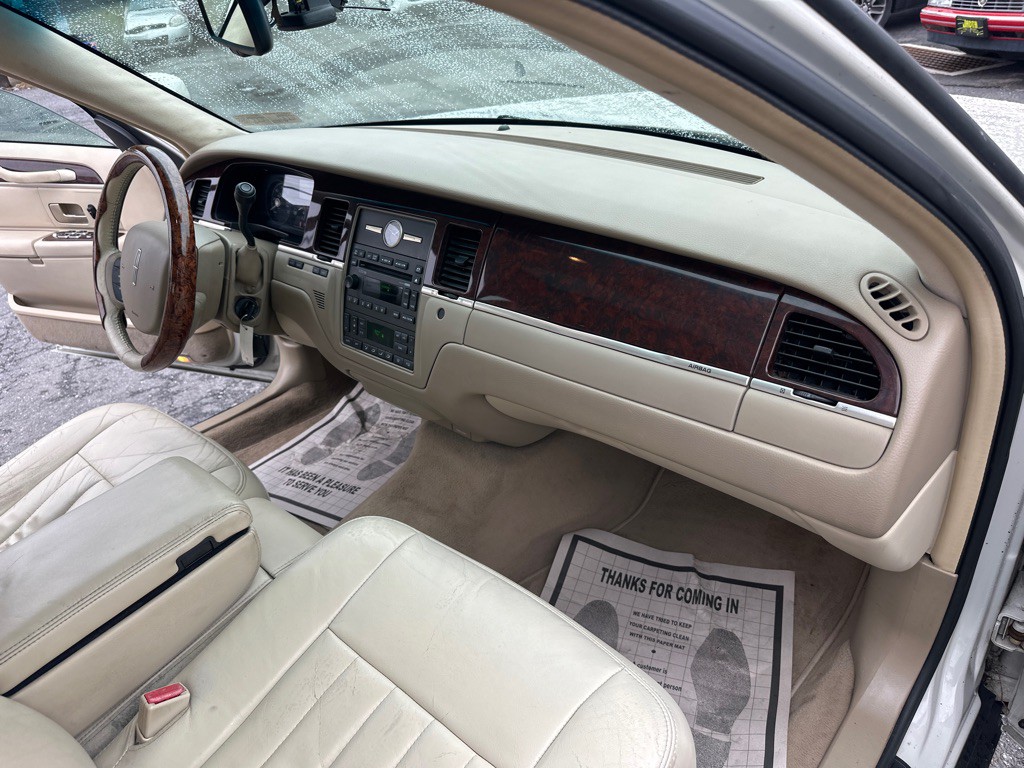 2007 Lincoln Town Car Image 43