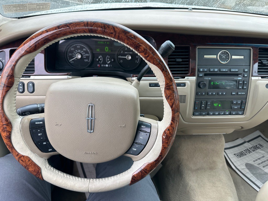2007 Lincoln Town Car Image 55