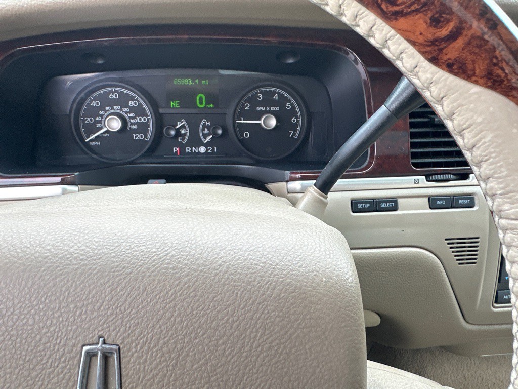 2007 Lincoln Town Car Image 56