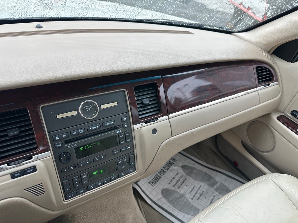 2007 Lincoln Town Car Image 58