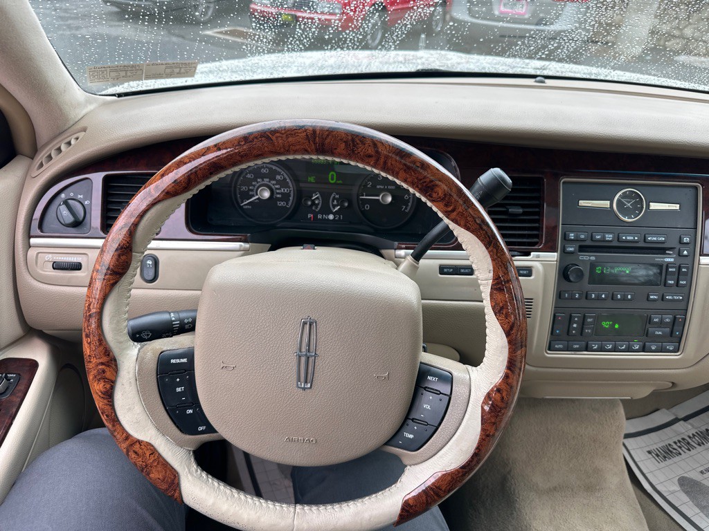 2007 Lincoln Town Car Image 60