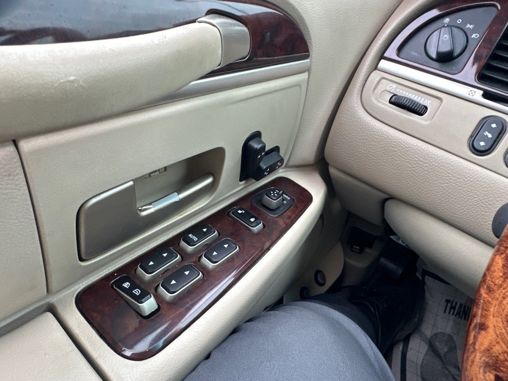 2007 Lincoln Town Car Image 62