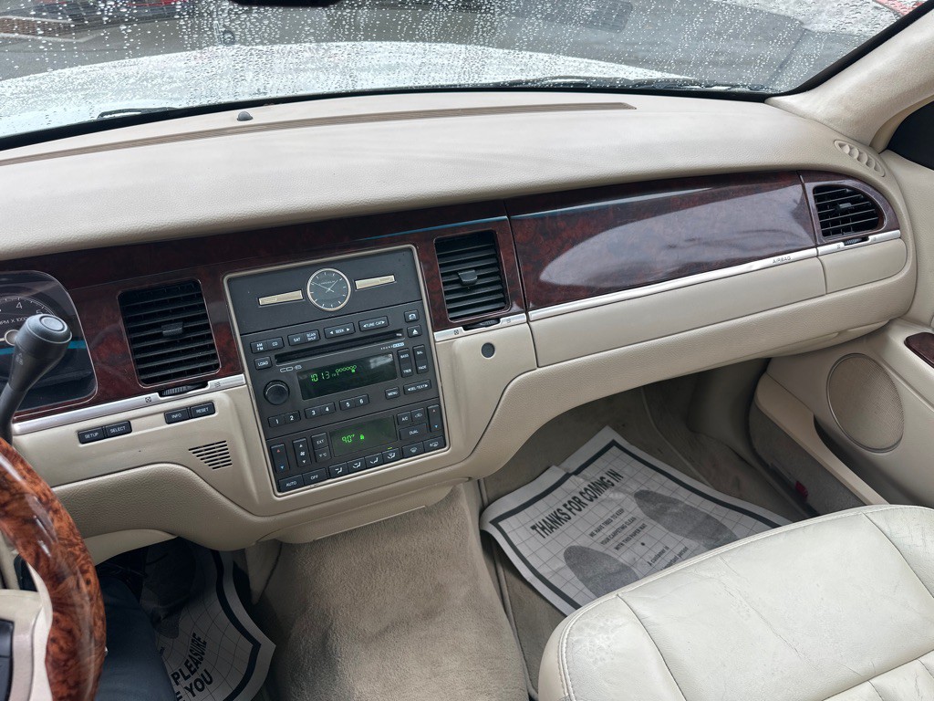 2007 Lincoln Town Car Image 64