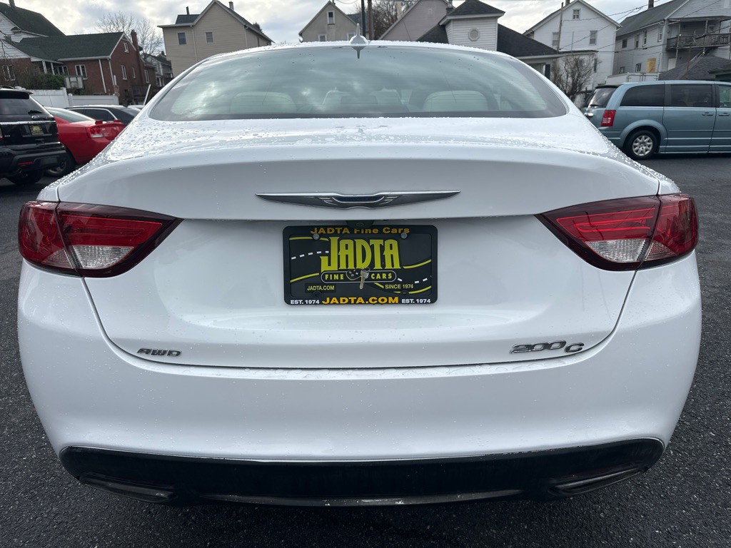 2015 Chrysler 200 Image 4