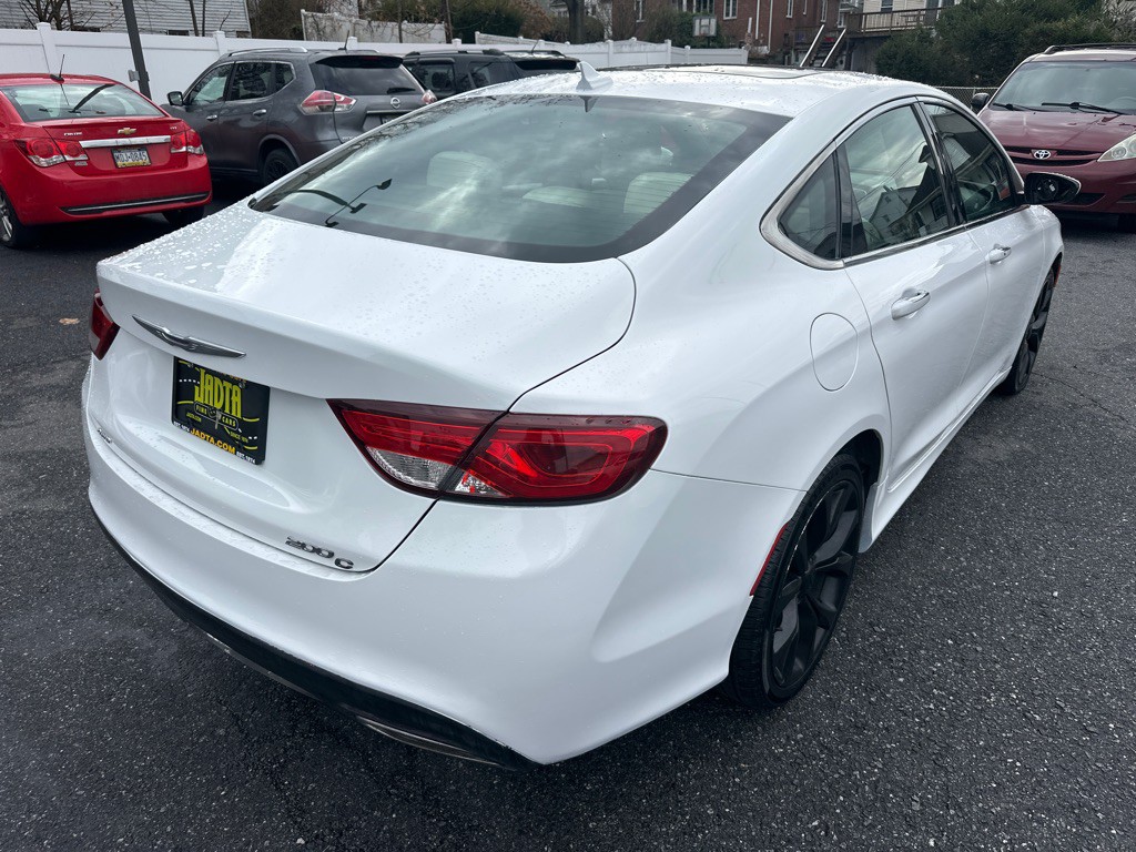 2015 Chrysler 200 Image 5