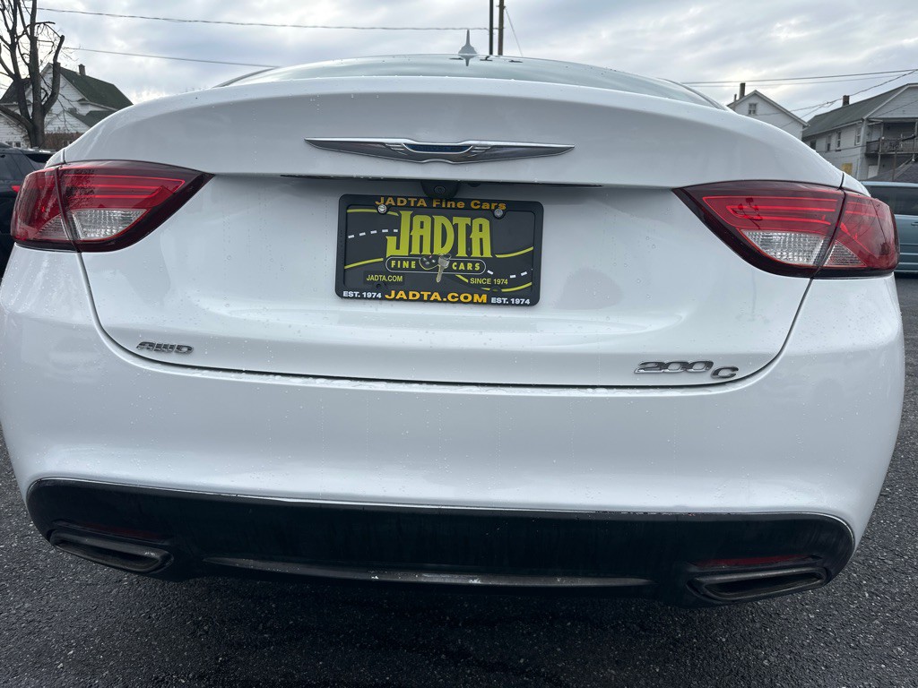 2015 Chrysler 200 Image 36