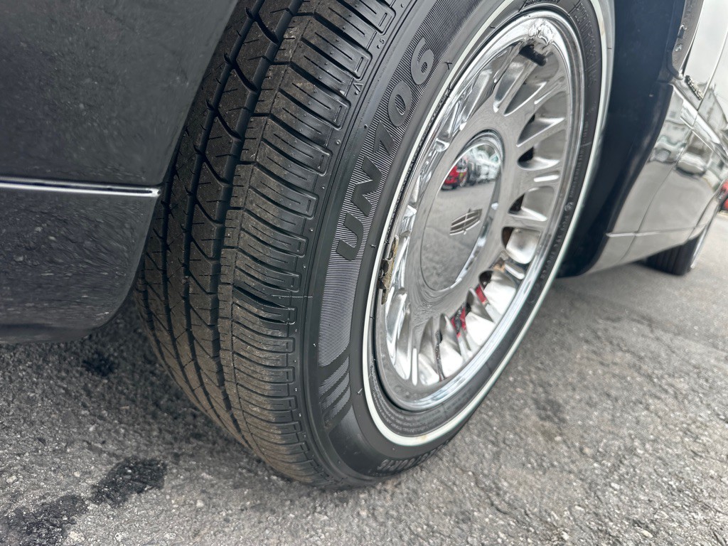 2002 Lincoln Town Car Image 9