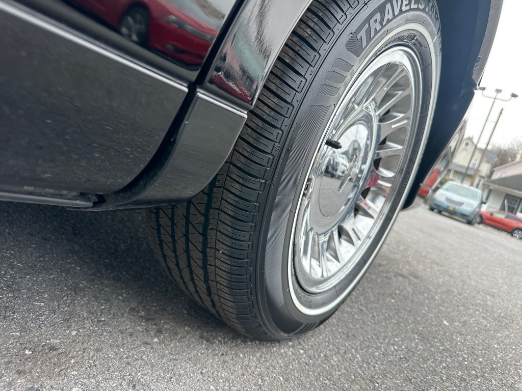 2002 Lincoln Town Car Image 10