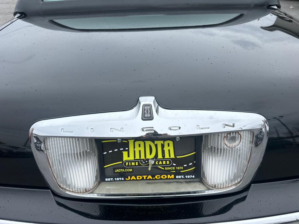 2002 Lincoln Town Car Image 13