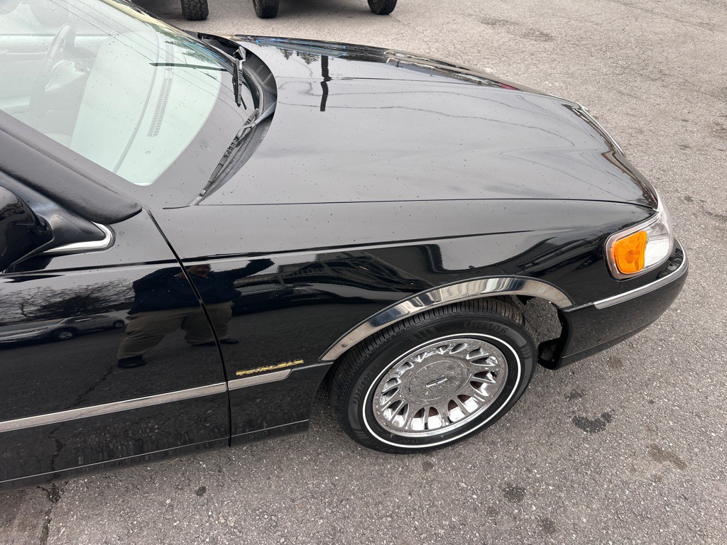 2002 Lincoln Town Car Image 17