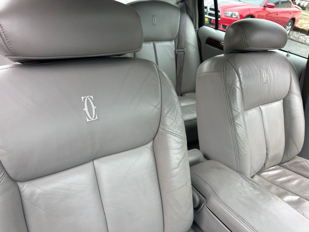 2002 Lincoln Town Car Image 34