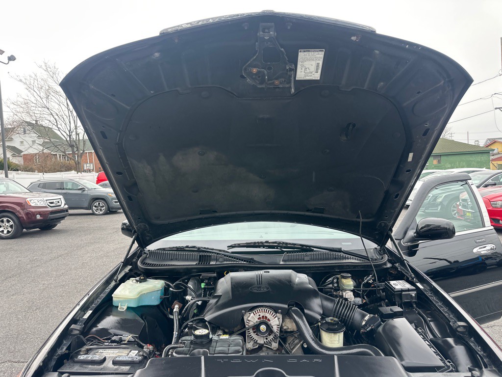 2002 Lincoln Town Car Image 55