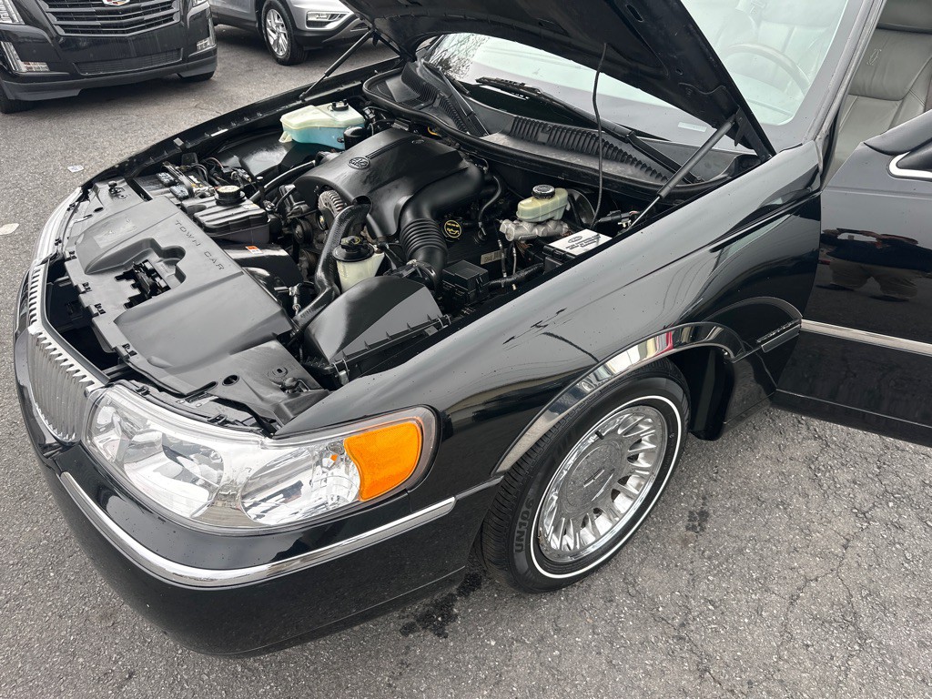 2002 Lincoln Town Car Image 57