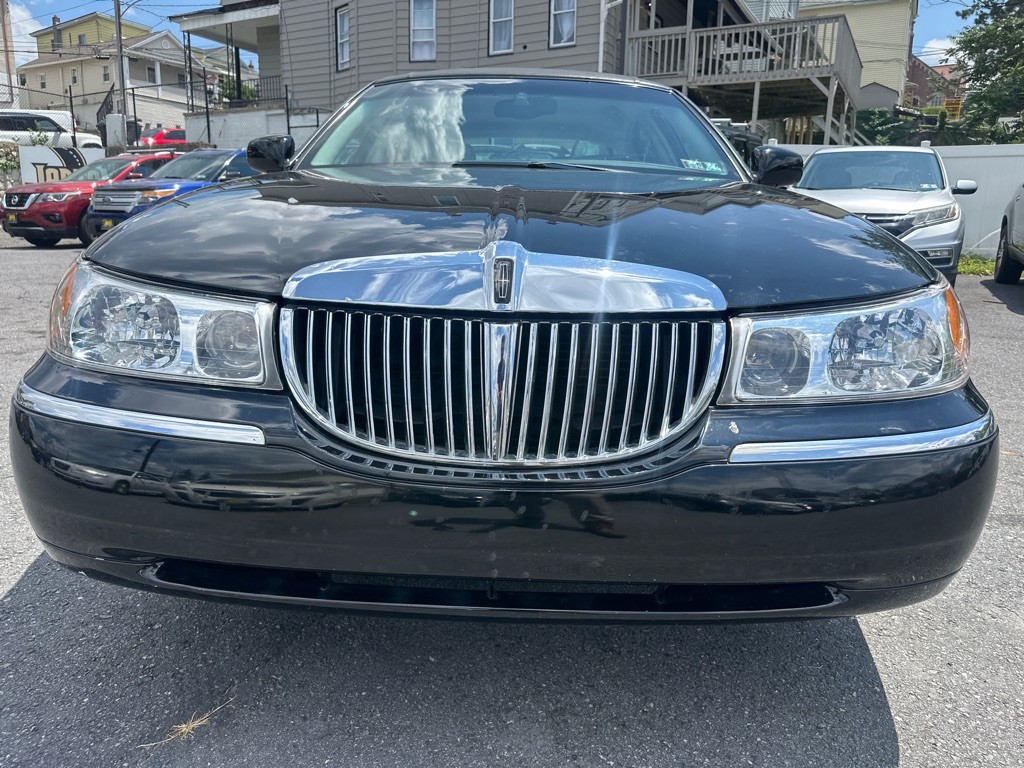 2002 Lincoln Town Car Image 108