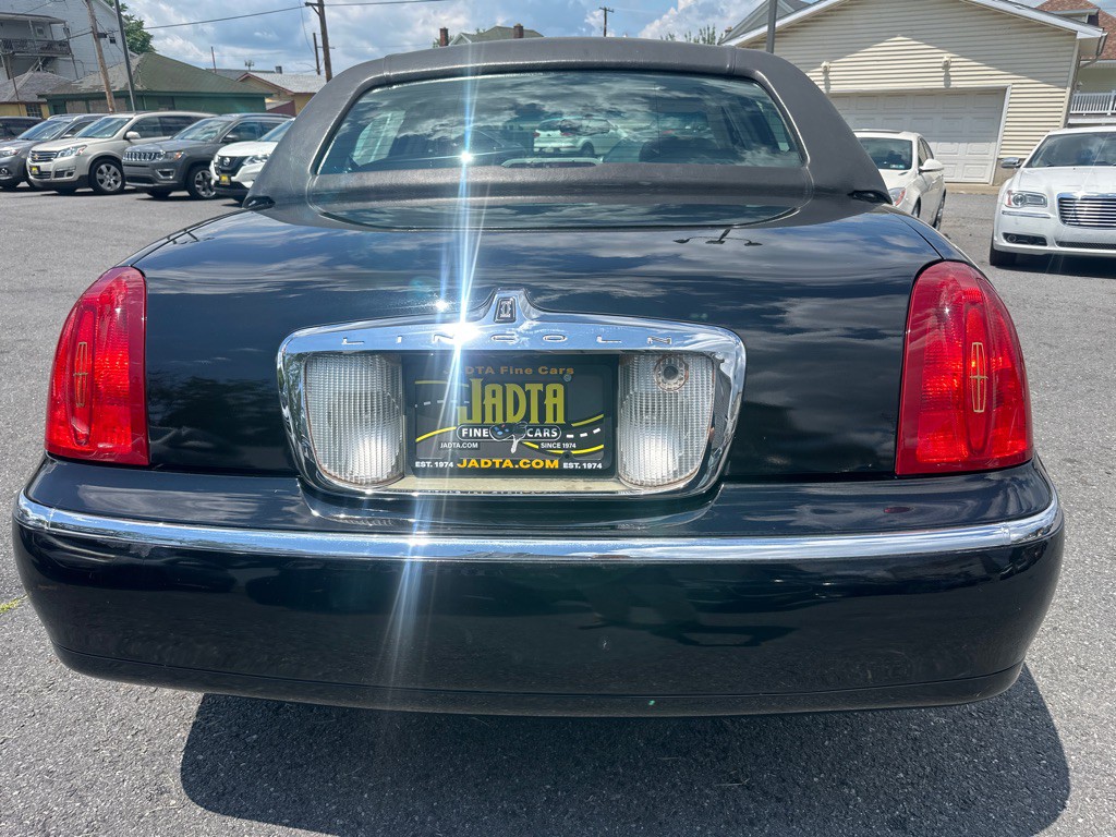 2002 Lincoln Town Car Image 112