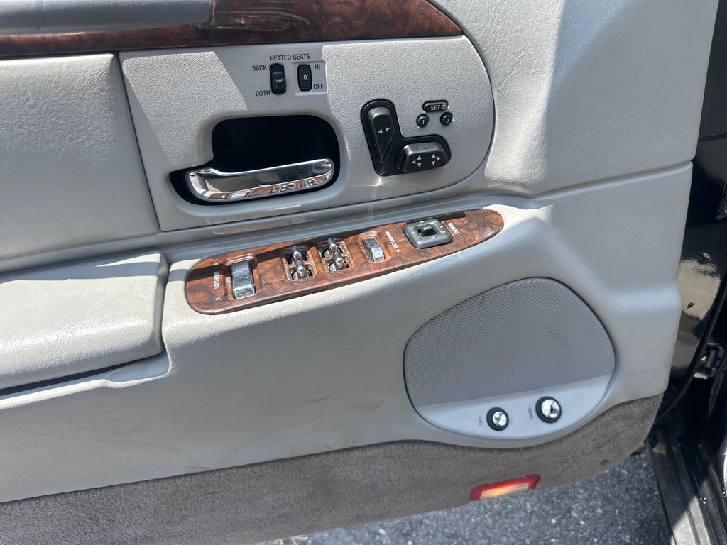 2002 Lincoln Town Car Image 116
