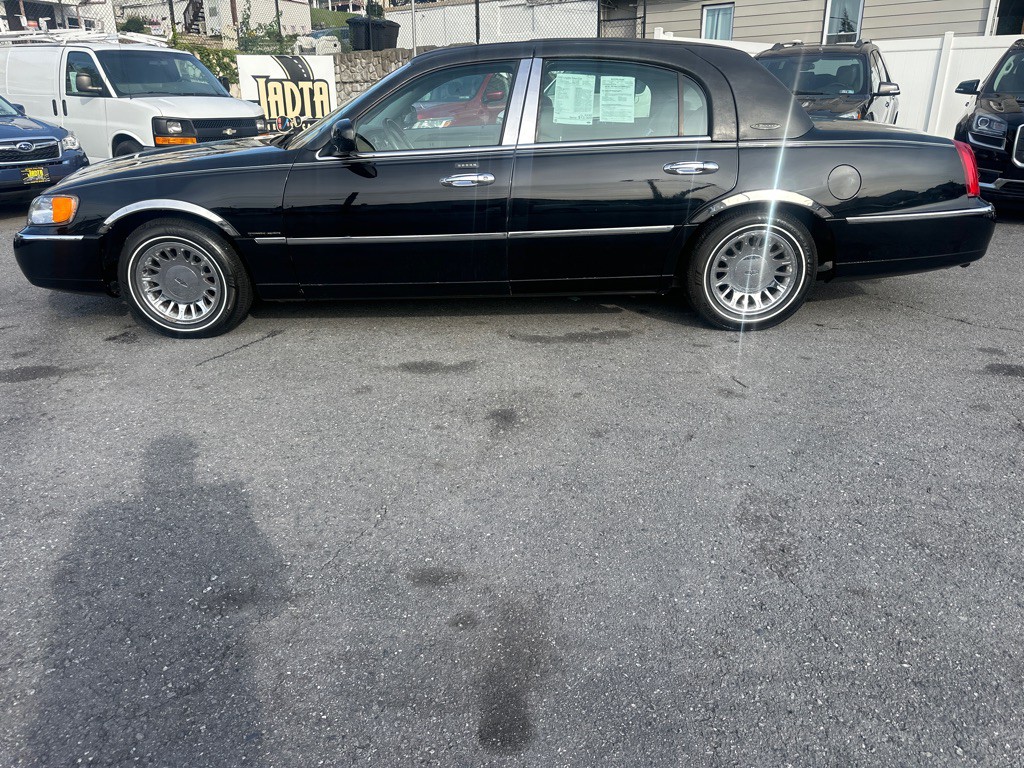 2002 Lincoln Town Car Image 18