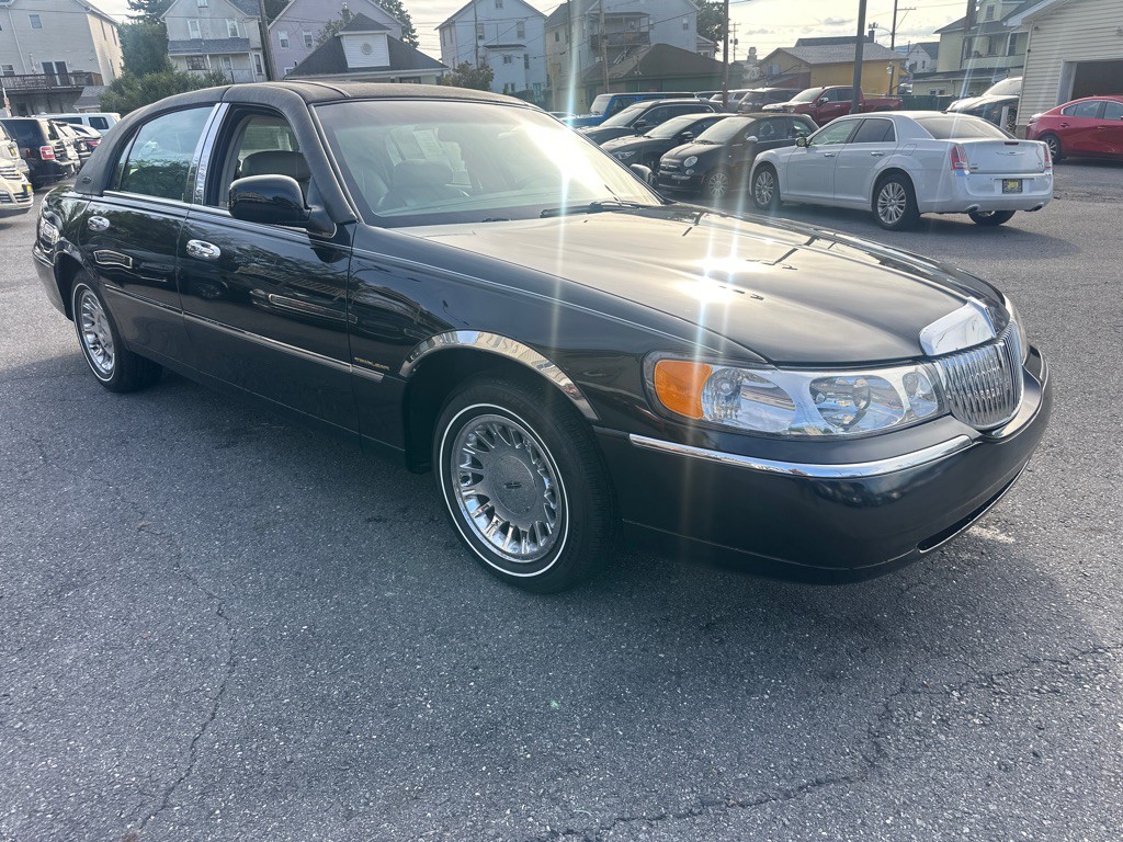 2002 Lincoln Town Car Image 22