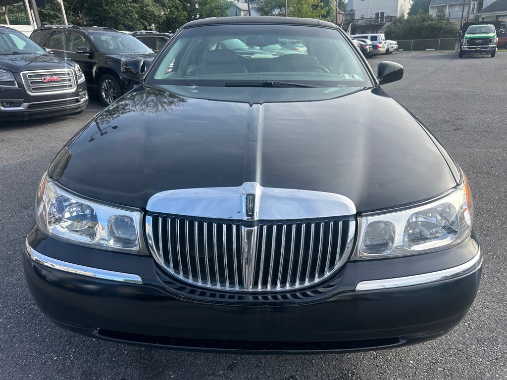 2002 Lincoln Town Car Image 23