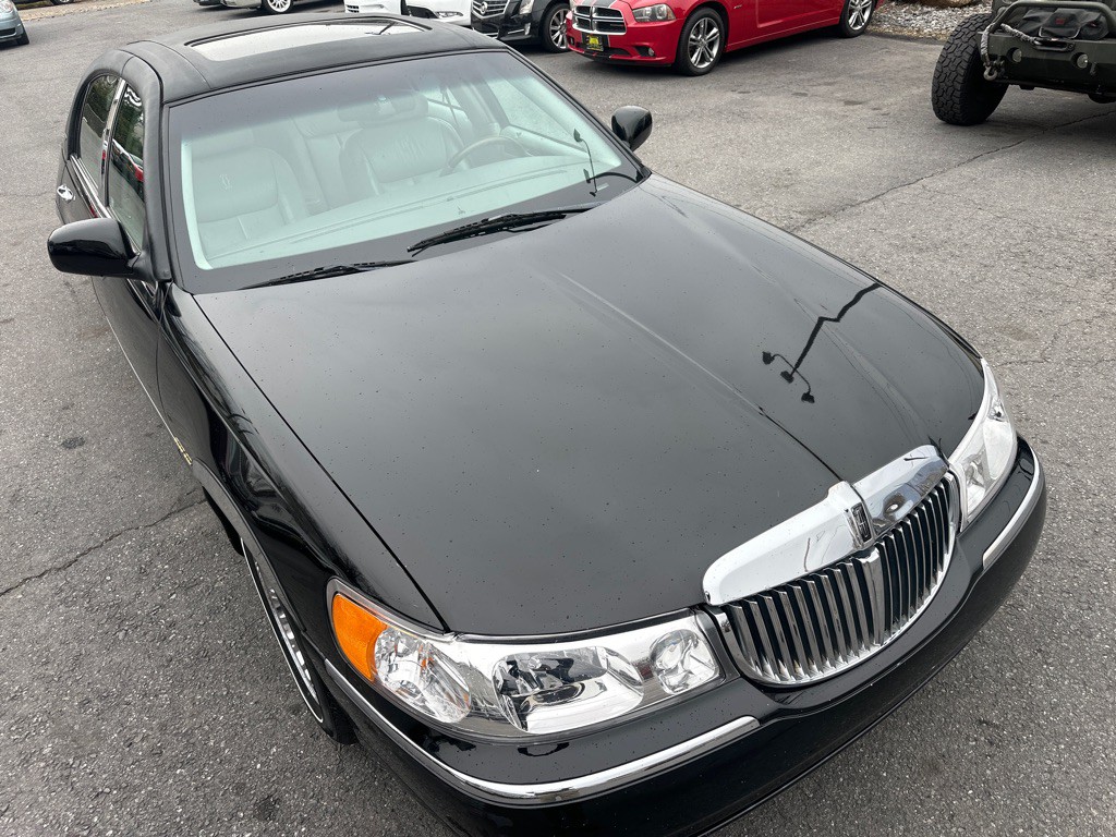 2002 Lincoln Town Car Image 41