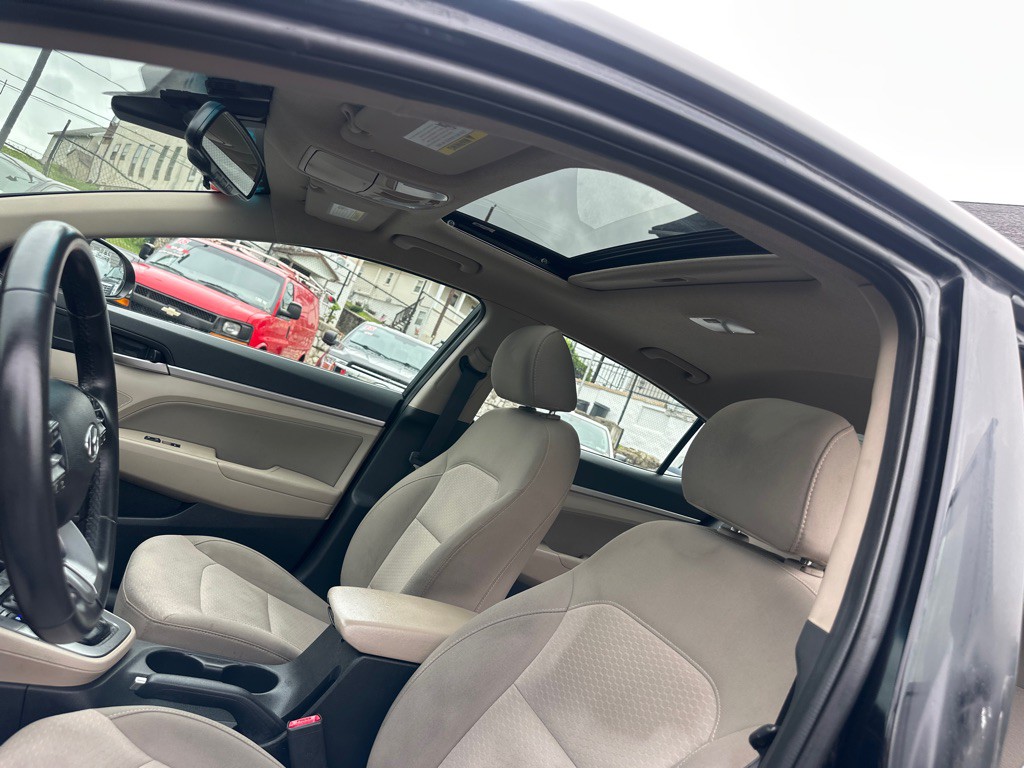 2020 Hyundai Elantra Image 13