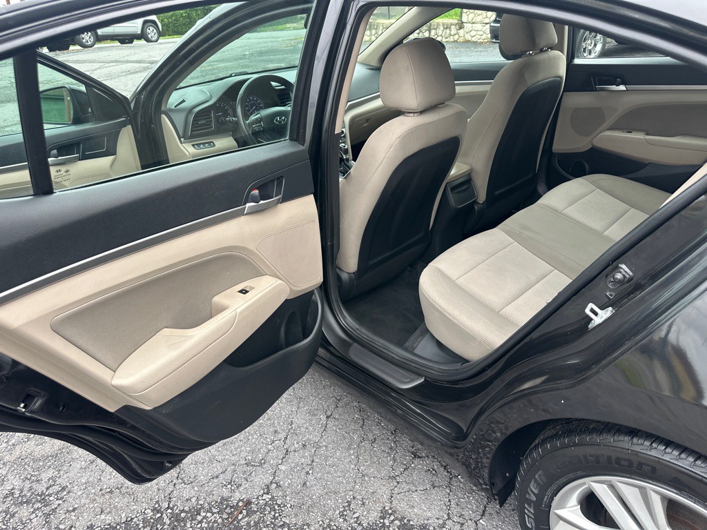 2020 Hyundai Elantra Image 16