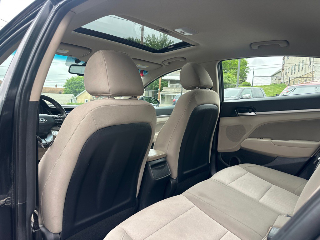 2020 Hyundai Elantra Image 17