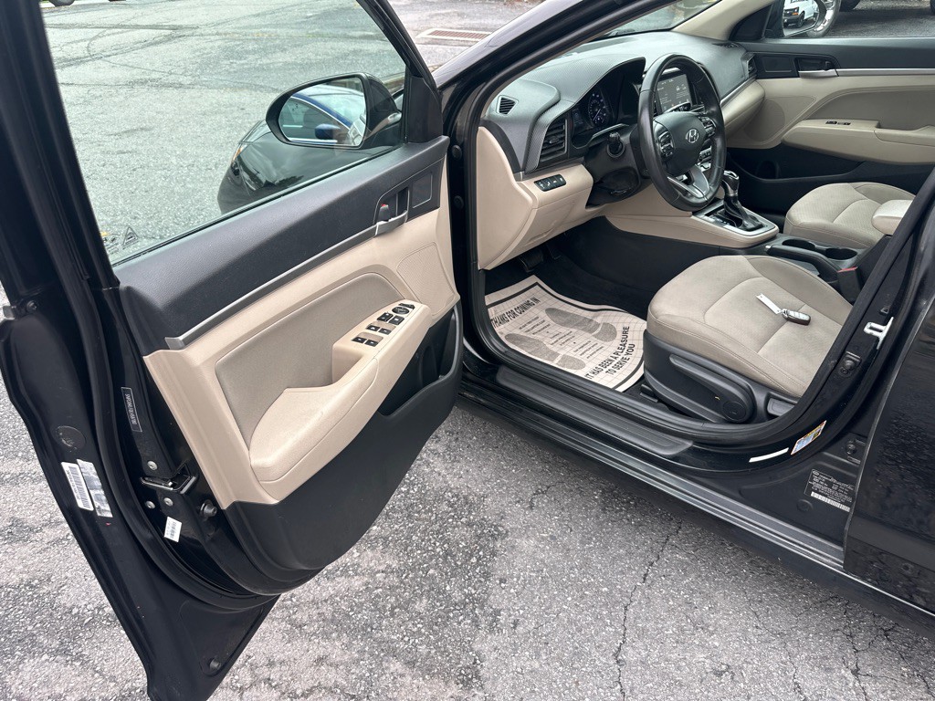 2020 Hyundai Elantra Image 18