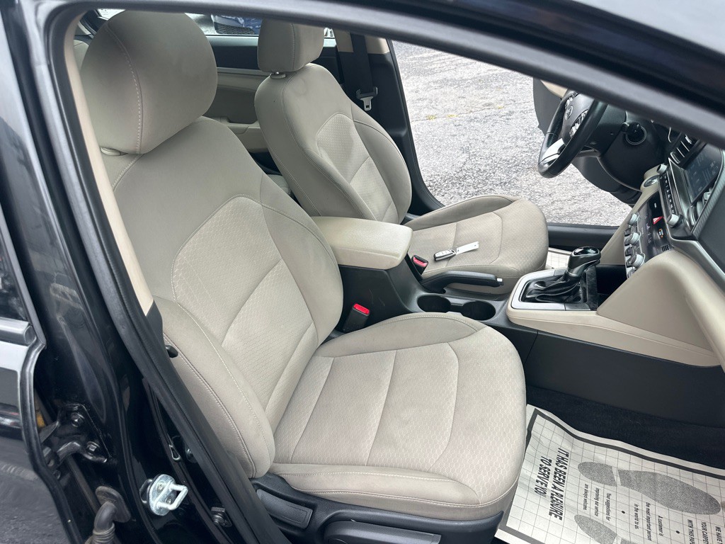 2020 Hyundai Elantra Image 30