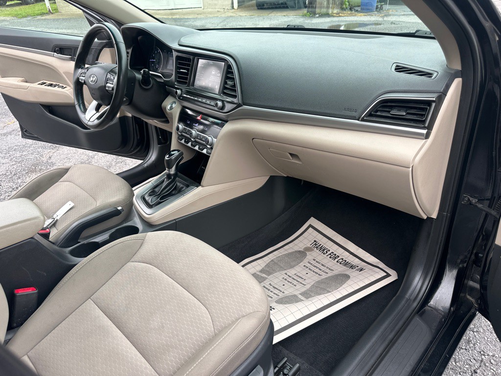 2020 Hyundai Elantra Image 32