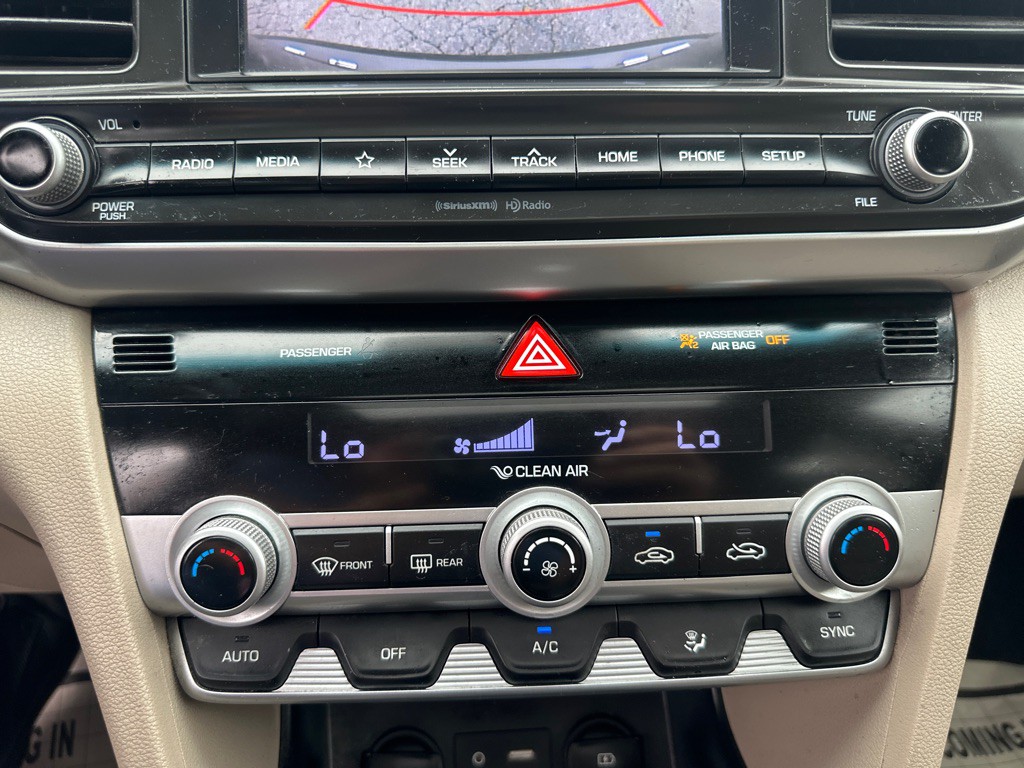 2020 Hyundai Elantra Image 45