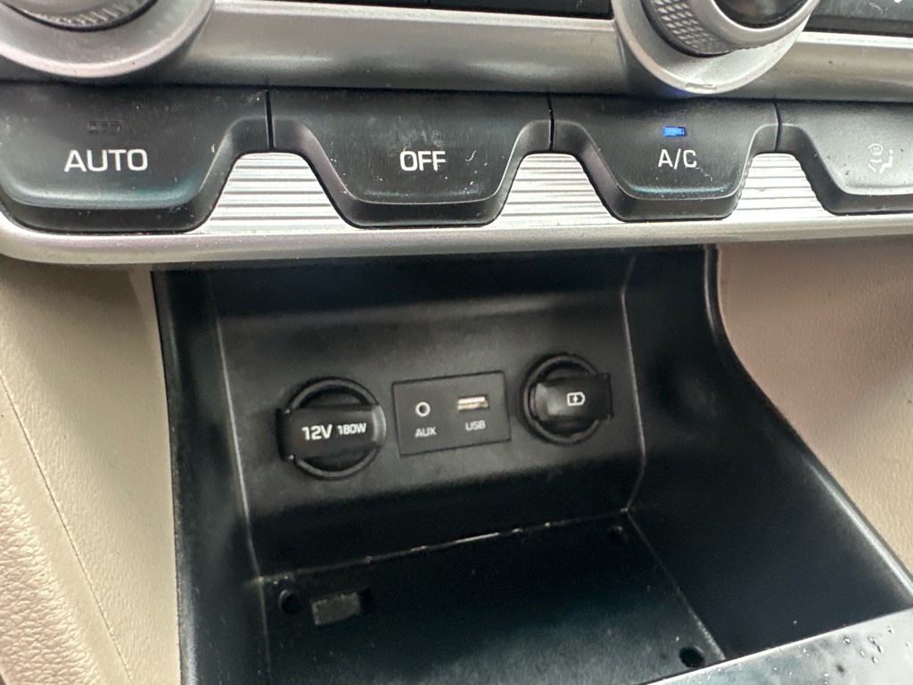 2020 Hyundai Elantra Image 46