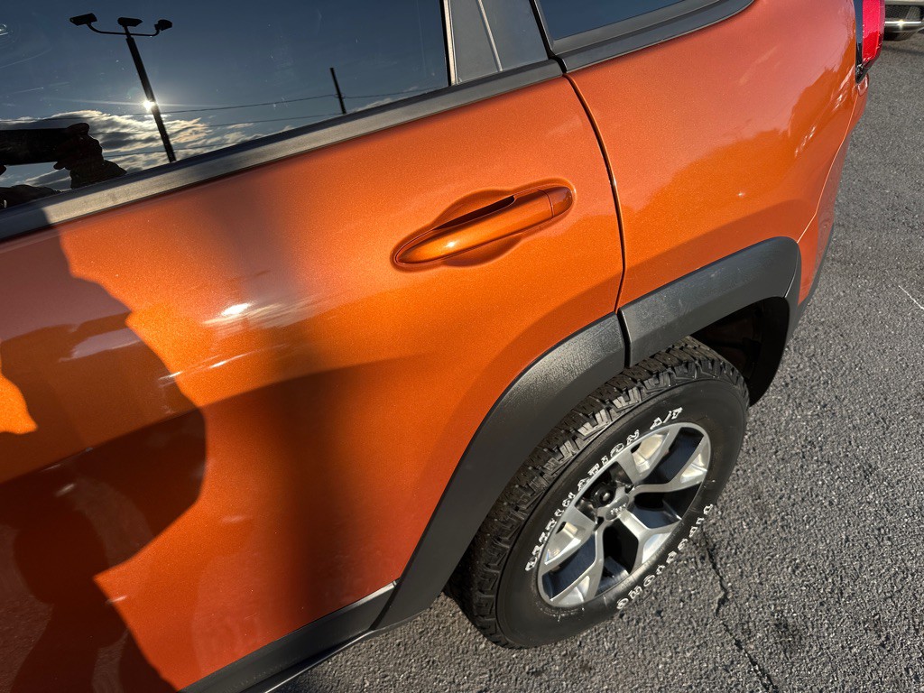 2016 Jeep Cherokee Image 14