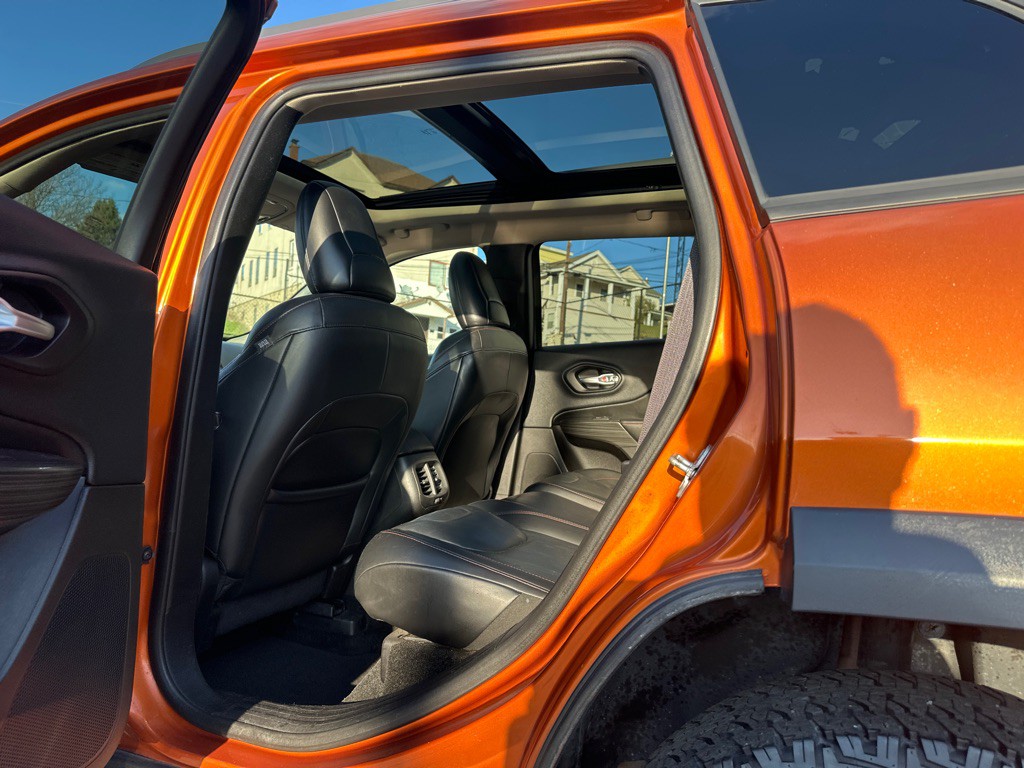 2016 Jeep Cherokee Image 15