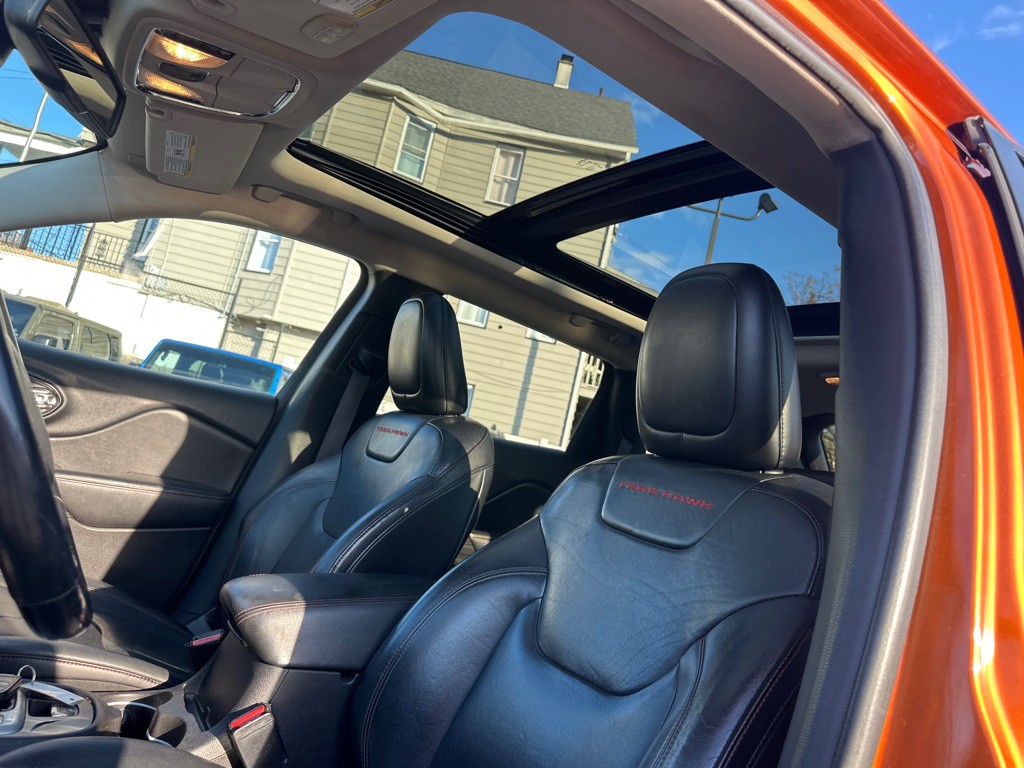 2016 Jeep Cherokee Image 18