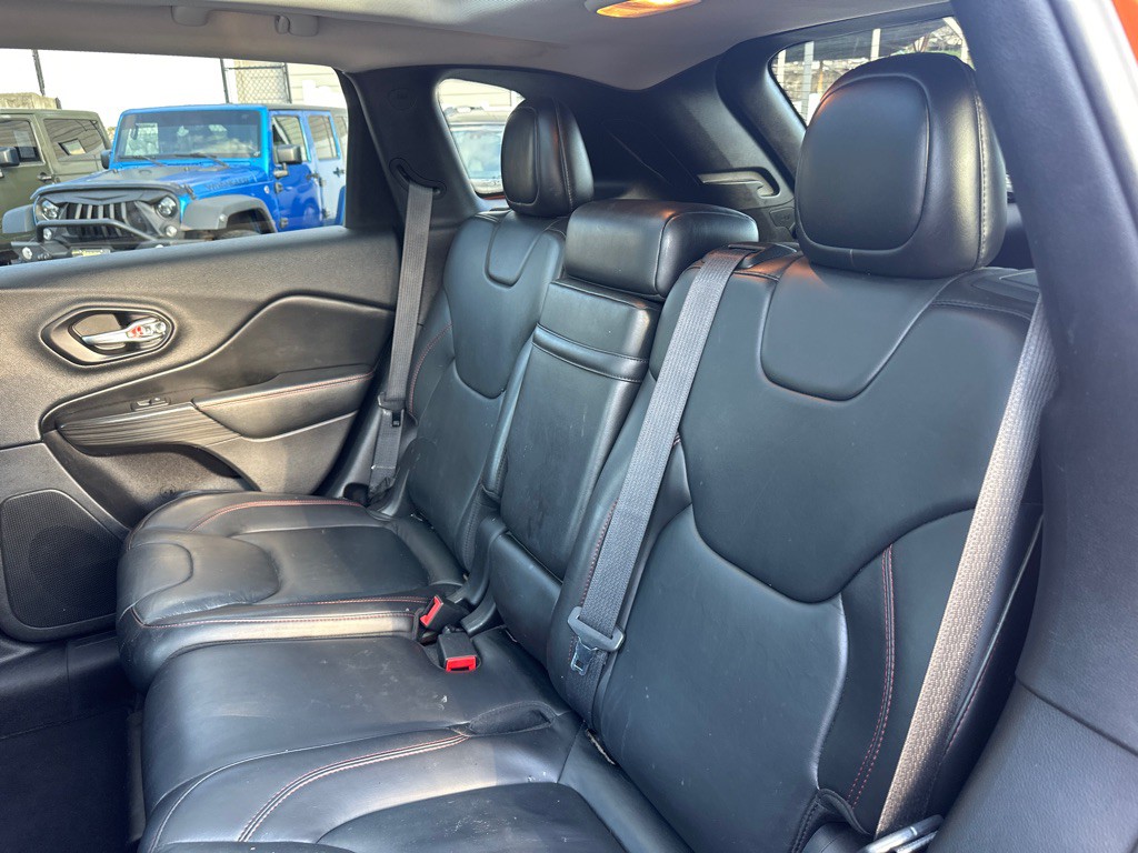 2016 Jeep Cherokee Image 25